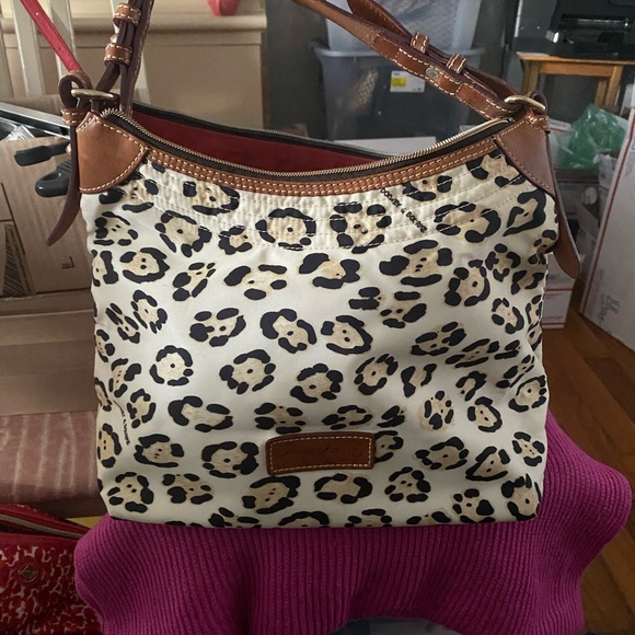 NEW MARKDOWN Dooney & Bourke Hobo Bag VINTAGE EUC - Picture 1 of 9